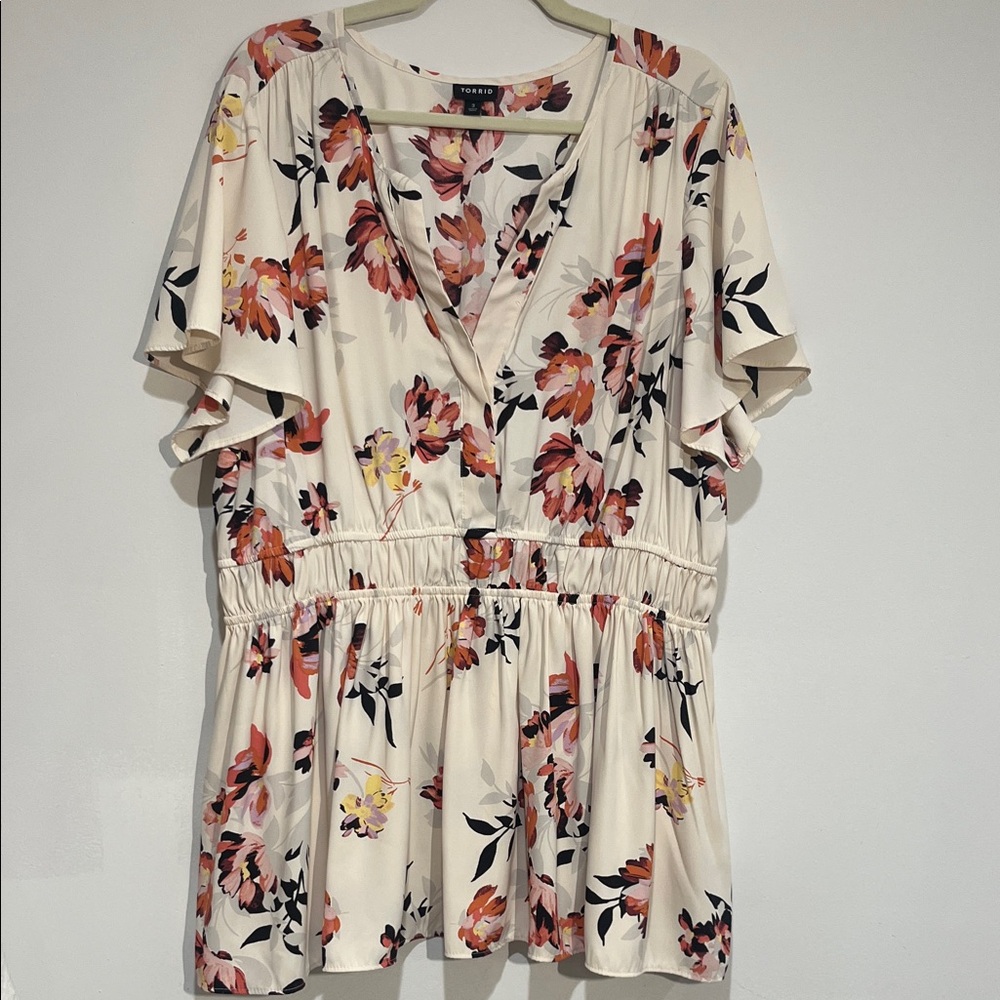 torrid Cream Floral Flutter-Sleeve Peplum Blouse